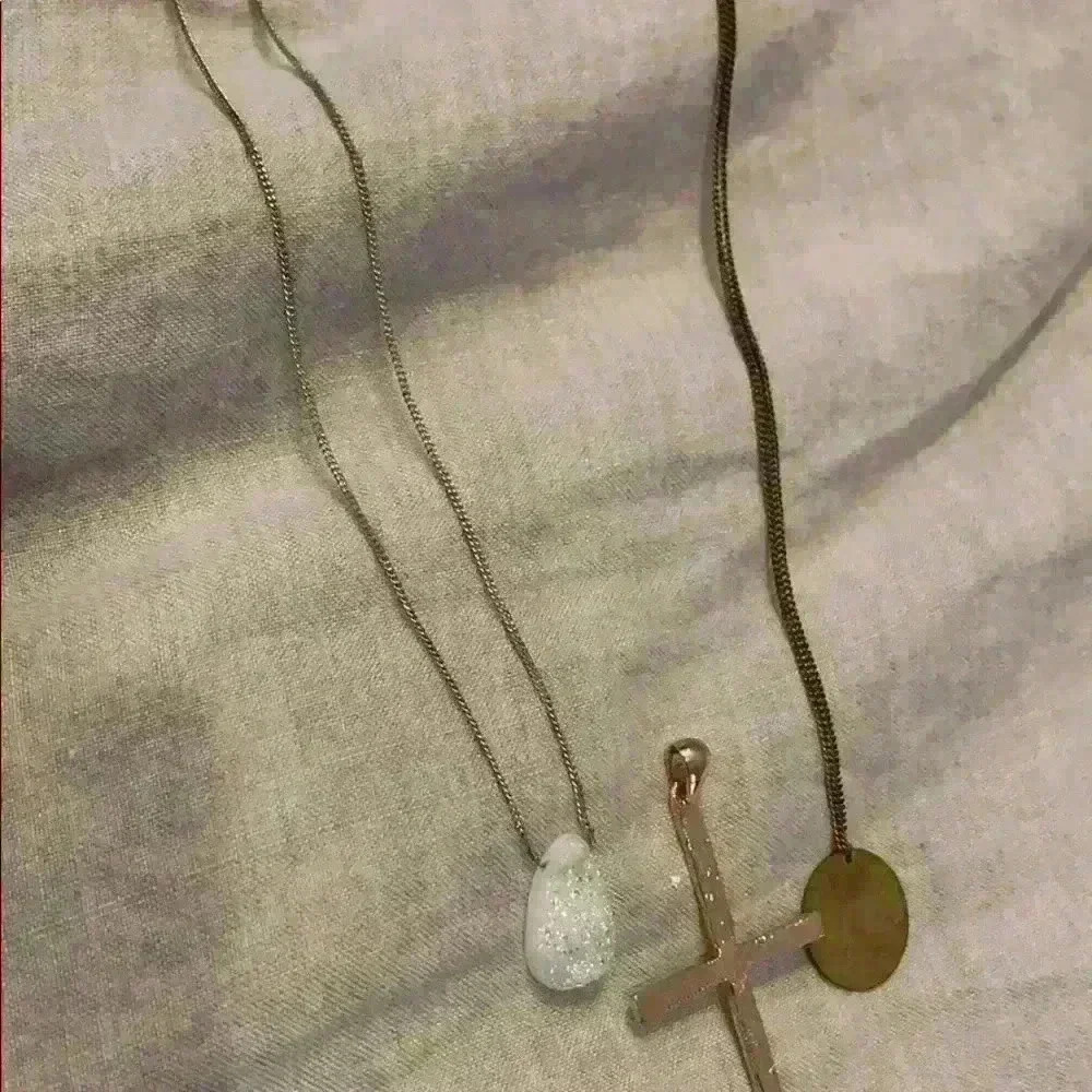 Jewelry - Picture 4 of 5